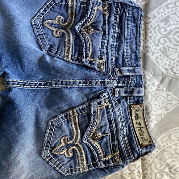 Rock revival size 28 Posey Boot Cut, 30 inseam - Picture 2 of 4